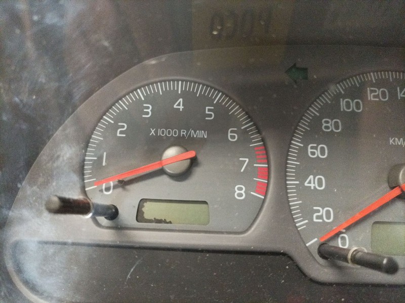 Recambio de cuadro instrumentos para volvo v40 ranchera familiar (645) 1.6 referencia OEM IAM   