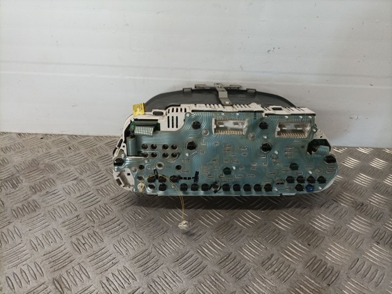 Recambio de cuadro instrumentos para volvo v40 ranchera familiar (645) 1.6 referencia OEM IAM   