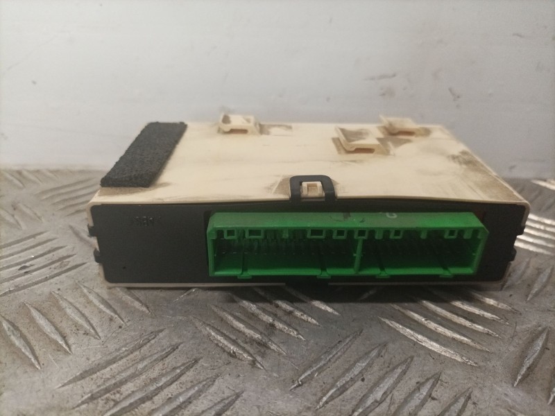 Recambio de modulo electronico para volvo v40 ranchera familiar (645) 1.6 referencia OEM IAM 30889925  