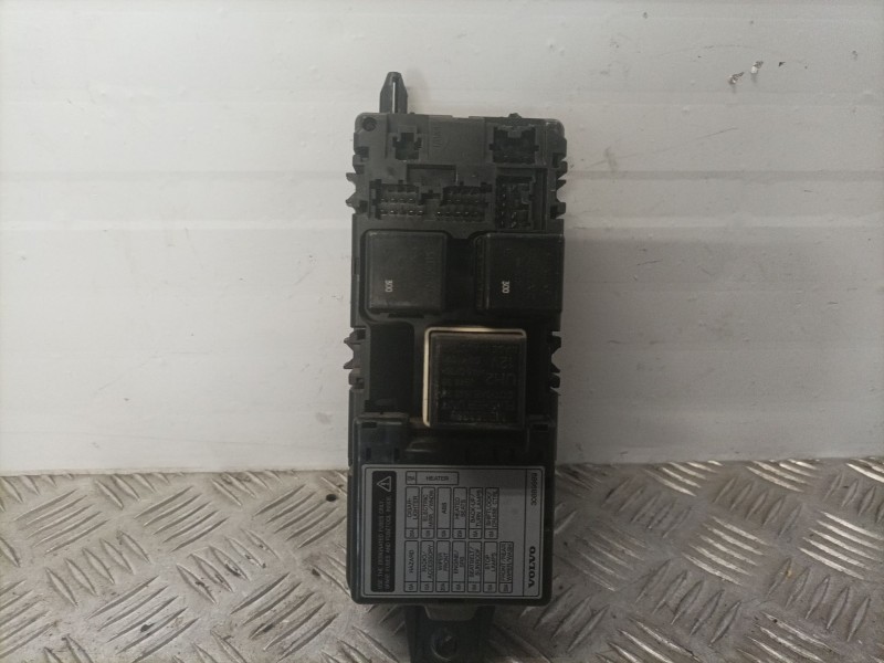 Recambio de caja reles / fusibles para volvo v40 ranchera familiar (645) 1.6 referencia OEM IAM 30889989  