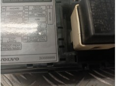 Recambio de caja reles / fusibles para volvo v40 ranchera familiar (645) 1.6 referencia OEM IAM 30889989   2