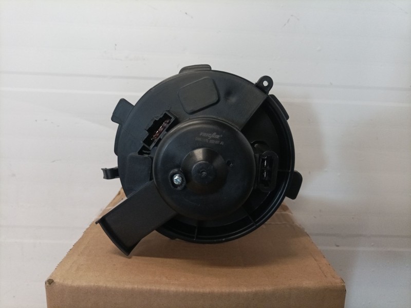 Recambio de ventilador calefaccion para citroen xsara picasso referencia OEM IAM 05991176  069412220010