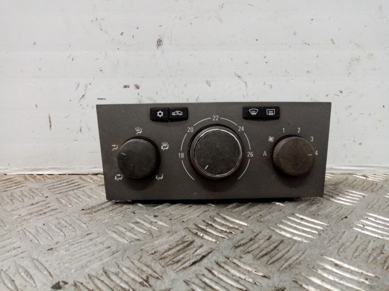 Recambio de mando calefaccion / aire acondicionado para opel zafira b enjoy referencia OEM IAM 13247812  