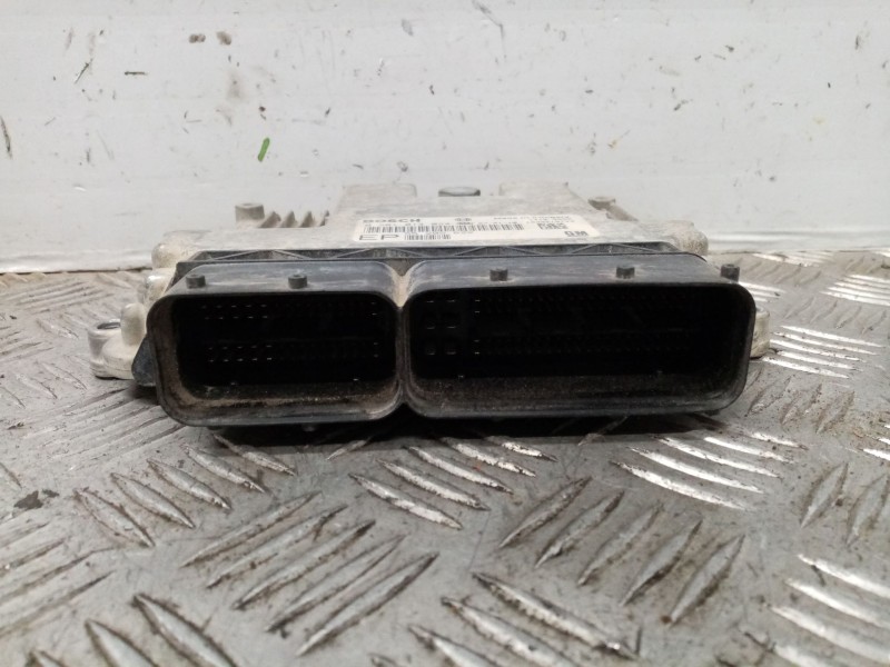 Recambio de centralita motor uce para opel zafira b enjoy referencia OEM IAM 0281014024 55205622 