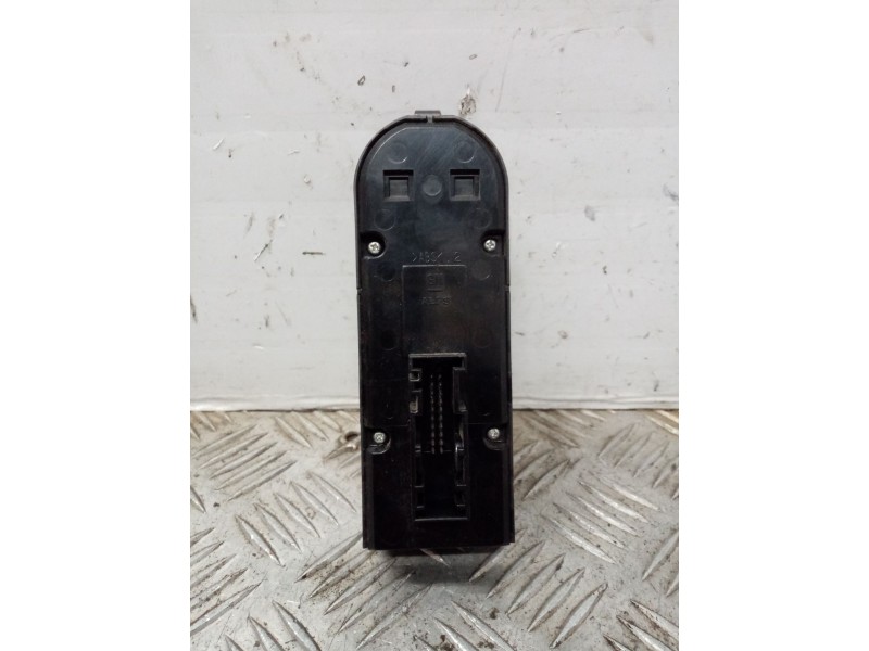 Recambio de mando elevalunas delantero izquierdo para opel zafira b enjoy referencia OEM IAM 13228698  