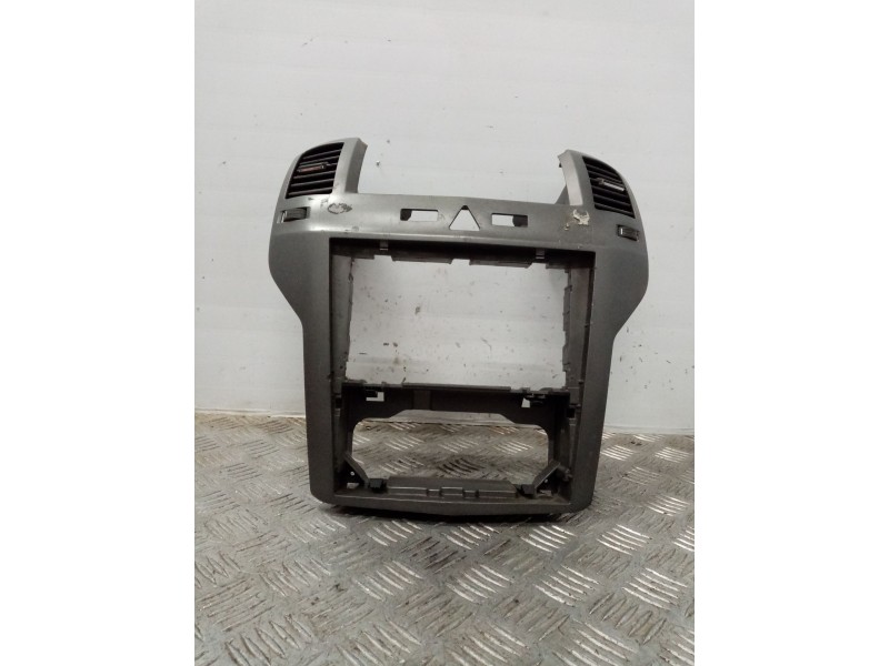 Recambio de consola central para opel zafira b enjoy referencia OEM IAM 13162556  