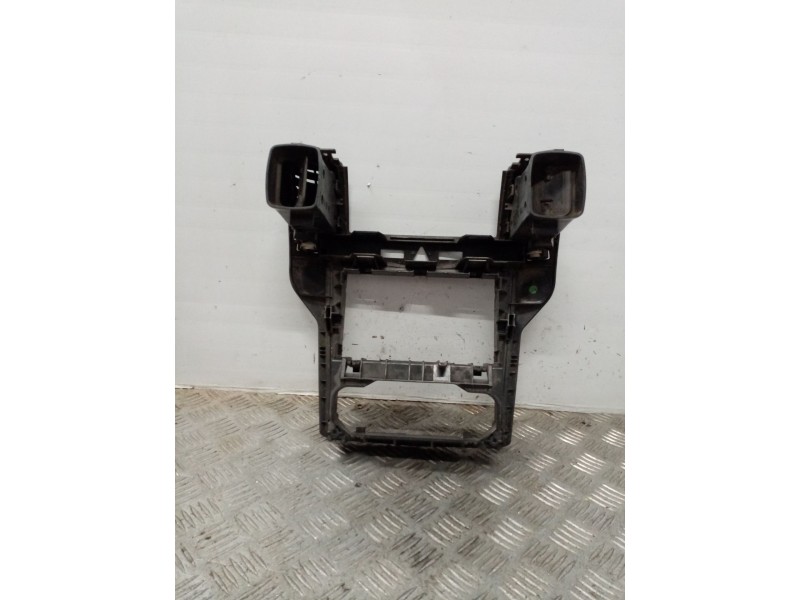 Recambio de consola central para opel zafira b enjoy referencia OEM IAM 13162556  
