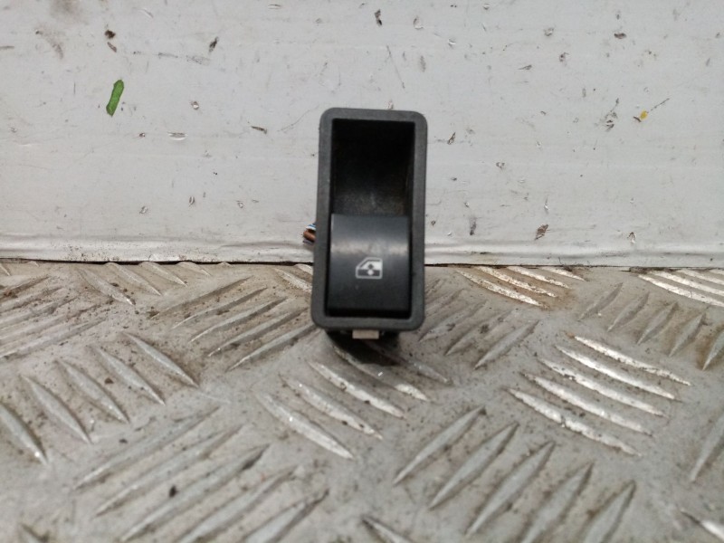 Recambio de mando elevalunas trasero derecho para opel zafira b enjoy referencia OEM IAM   