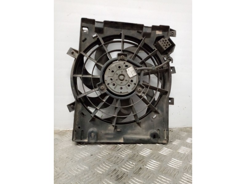 Recambio de electroventilador para opel zafira b enjoy referencia OEM IAM 13147279  