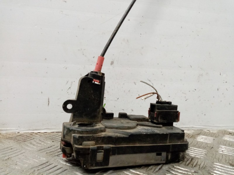 Recambio de cerradura puerta trasera izquierda para opel zafira b enjoy referencia OEM IAM   