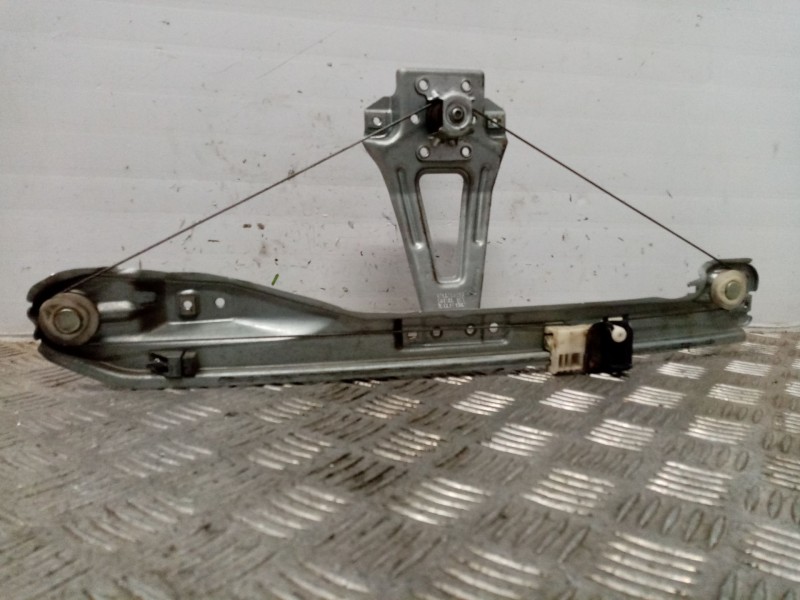 Recambio de elevalunas trasero derecho para renault clio iii expression referencia OEM IAM   