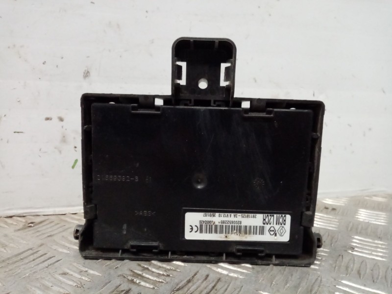 Recambio de modulo electronico para renault clio iii expression referencia OEM IAM 8200652285  