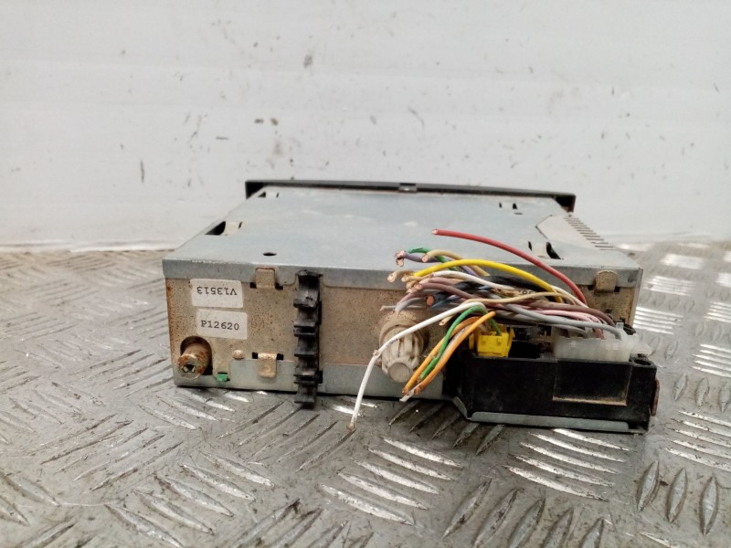 Recambio de sistema audio / radio cd para renault clio iii expression referencia OEM IAM 8200607915B  