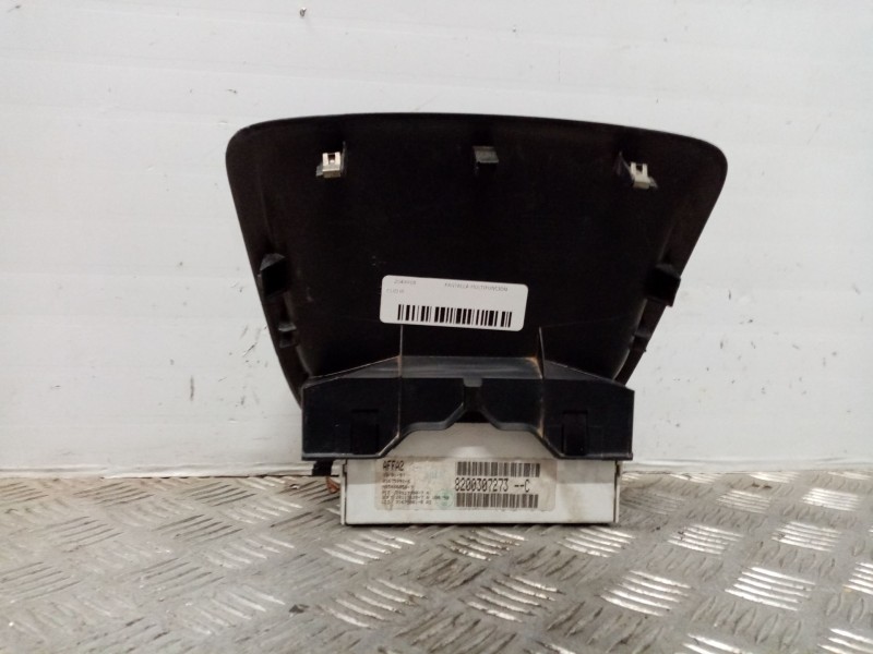 Recambio de pantalla multifuncion para renault clio iii expression referencia OEM IAM 8200407759  