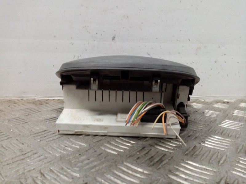 Recambio de pantalla multifuncion para renault clio iii expression referencia OEM IAM 8200407759  