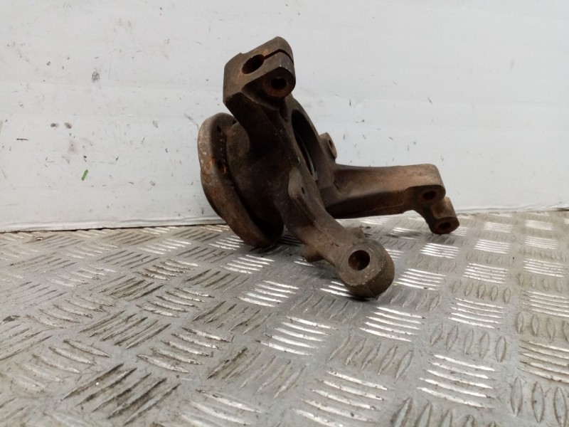 Recambio de mangueta delantera derecha para renault clio iii expression referencia OEM IAM   