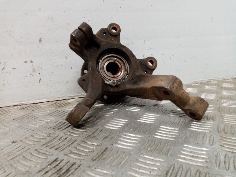 Recambio de mangueta delantera derecha para renault clio iii expression referencia OEM IAM   