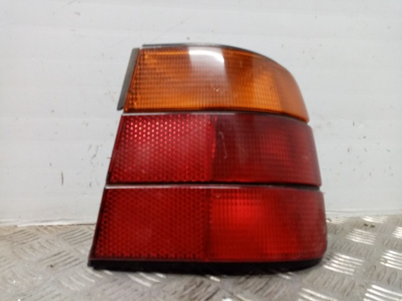 Recambio de piloto trasero derecho para bmw serie 5 berlina (e34) 525tds referencia OEM IAM 63211384010  