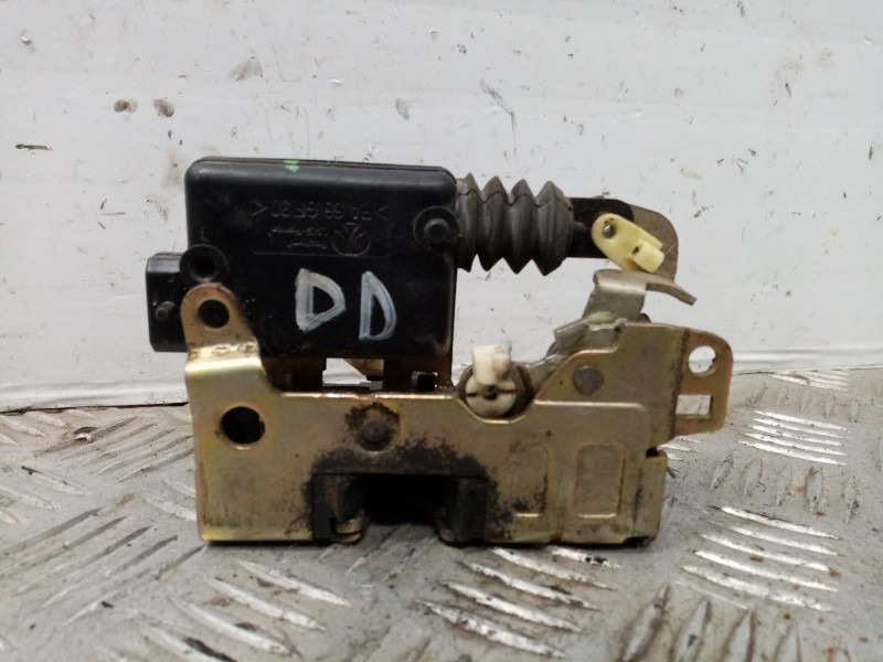 Recambio de cerradura puerta delantera derecha para dacia logan referencia OEM IAM   