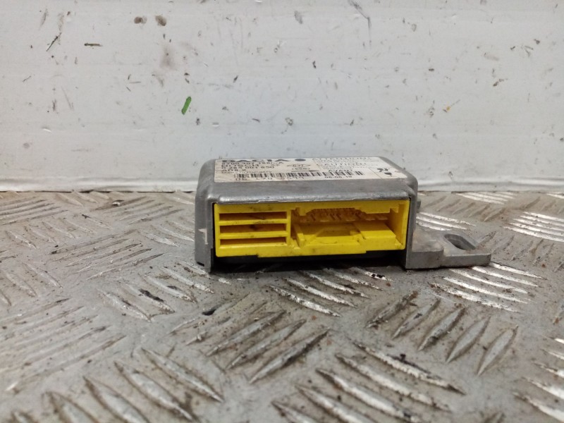 Recambio de centralita airbag para dacia logan referencia OEM IAM 8200307188A 0285001650 