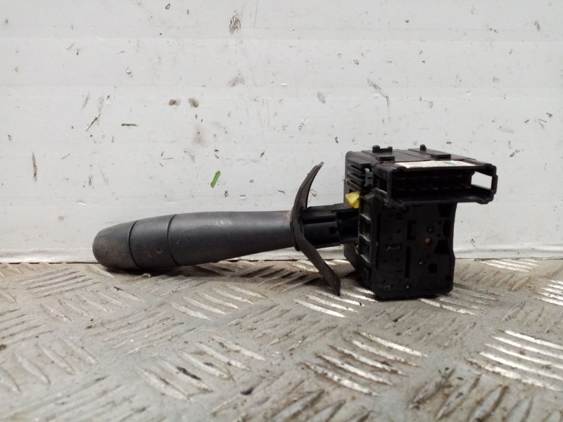 Recambio de mando limpia para dacia logan referencia OEM IAM   