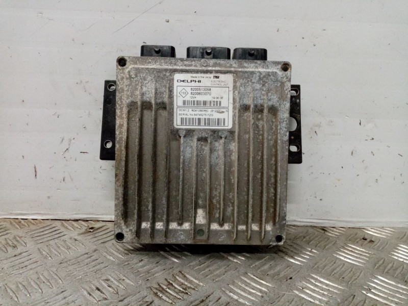 Recambio de centralita motor uce para dacia logan referencia OEM IAM 8200513058 8200603070 