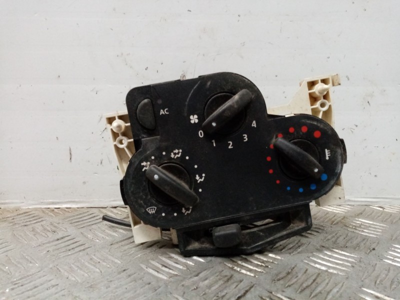 Recambio de mando calefaccion / aire acondicionado para dacia logan referencia OEM IAM   