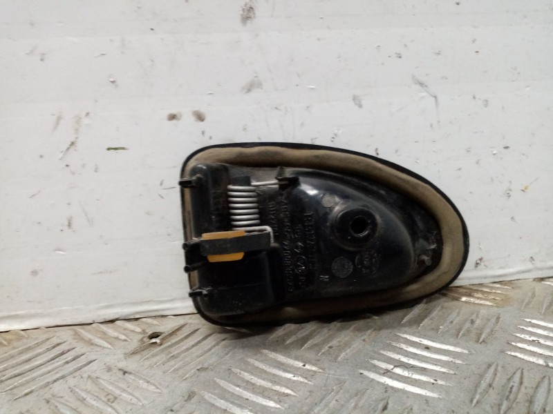 Recambio de maneta interior trasera derecha para dacia logan referencia OEM IAM   