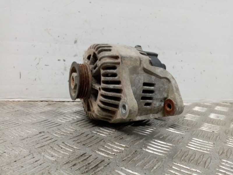 Recambio de alternador para nissan micra (k12e) referencia OEM IAM 23100AX600  