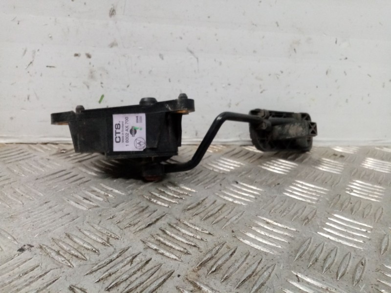 Recambio de potenciometro pedal para nissan micra (k12e) referencia OEM IAM 18002AX700  