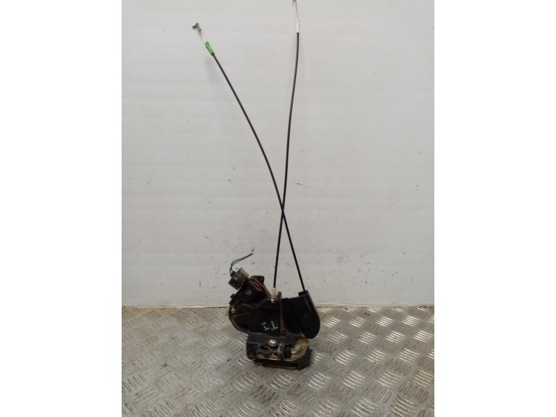 Recambio de cerradura puerta trasera izquierda para toyota picnic (m10) 2.2 turbodiesel referencia OEM IAM   