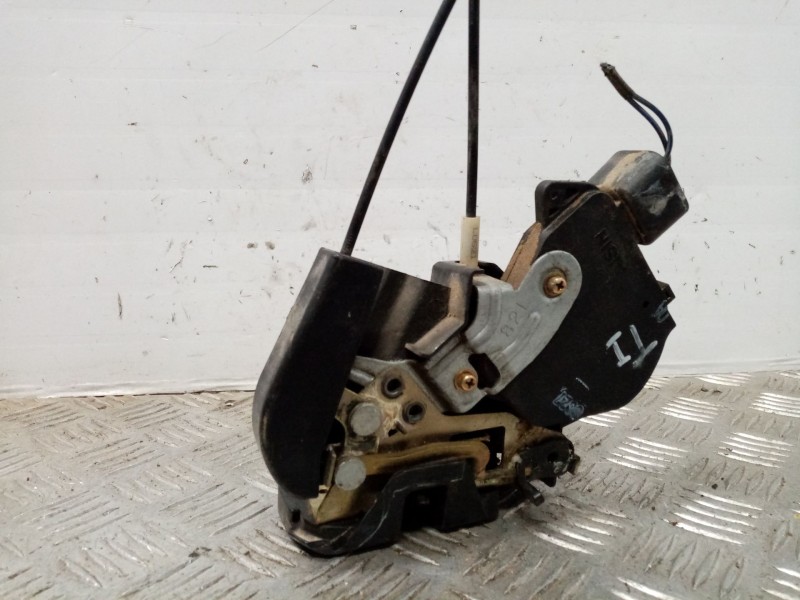 Recambio de cerradura puerta trasera izquierda para toyota picnic (m10) 2.2 turbodiesel referencia OEM IAM   