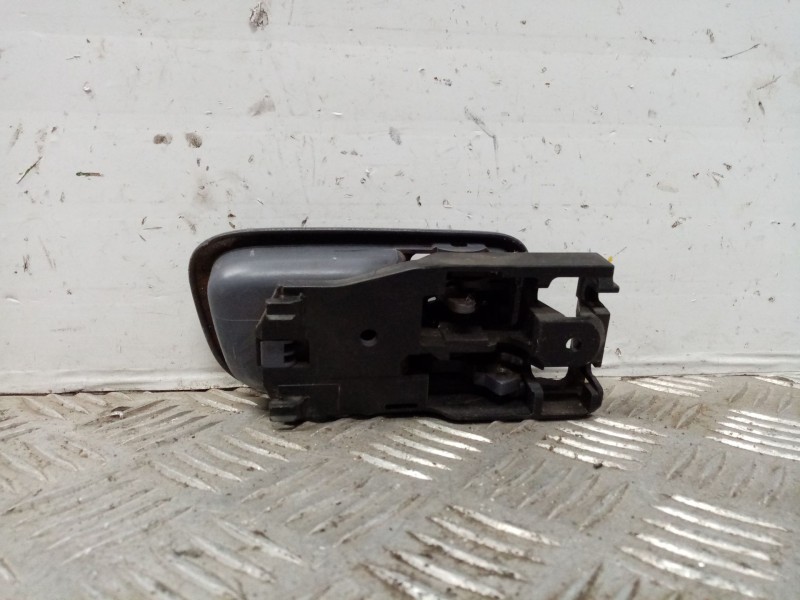 Recambio de maneta interior trasera izquierda para toyota picnic (m10) 2.2 turbodiesel referencia OEM IAM   