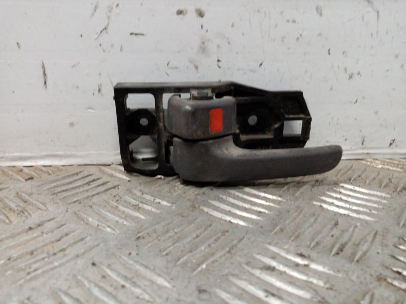 Recambio de maneta interior delantera izquierda para toyota picnic (m10) 2.2 turbodiesel referencia OEM IAM   