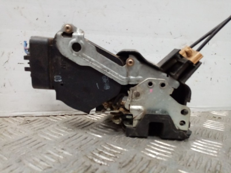 Recambio de cerradura puerta delantera derecha para toyota picnic (m10) 2.2 turbodiesel referencia OEM IAM   