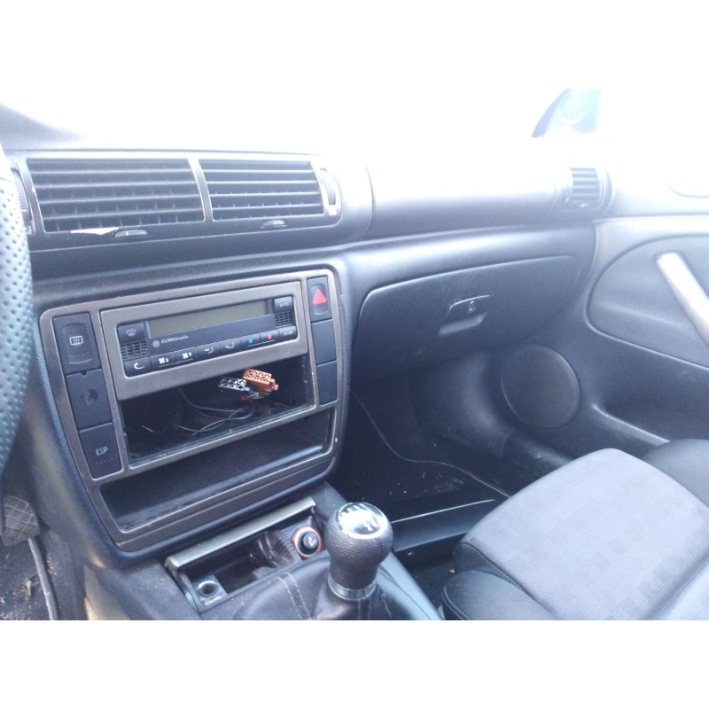 volkswagen passat berlina (3b3) del año 2000