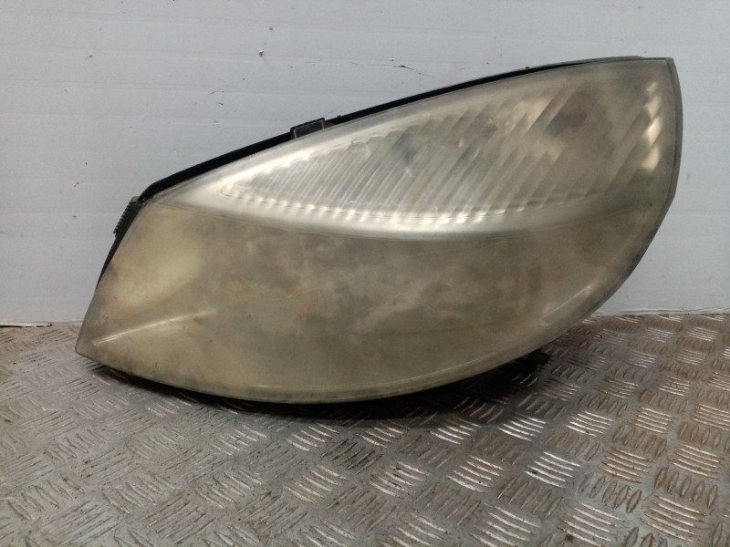 Recambio de faro izquierdo para renault scenic ii 1.9 dci diesel referencia OEM IAM   