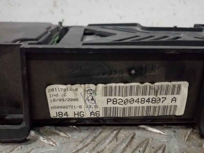 Recambio de cuadro instrumentos para renault scenic ii 1.9 dci diesel referencia OEM IAM P8200484807A  