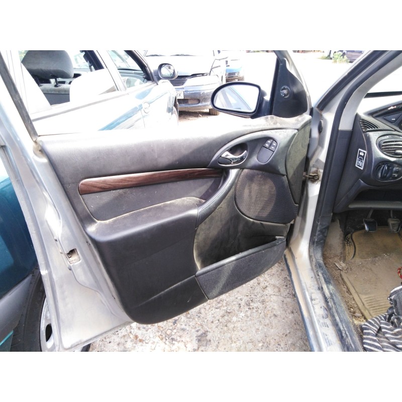 ford focus i sedán (dfw) del año 2001