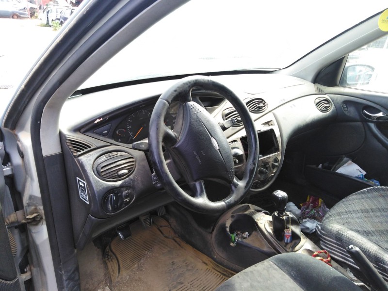 ford focus i sedán (dfw) del año 2001