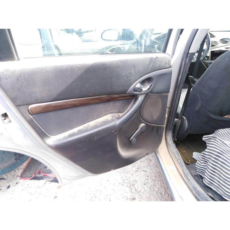 ford focus i sedán (dfw) del año 2001