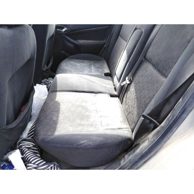 ford focus i sedán (dfw) del año 2001