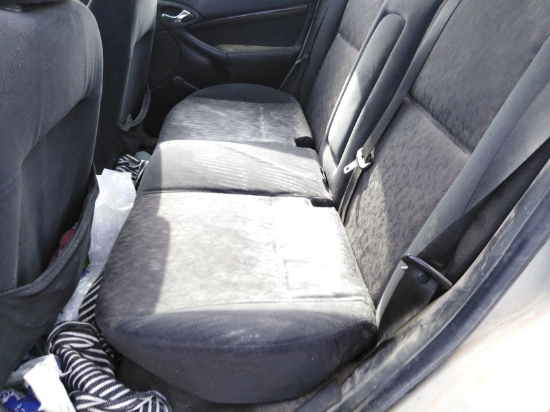 ford focus i sedán (dfw) del año 2001