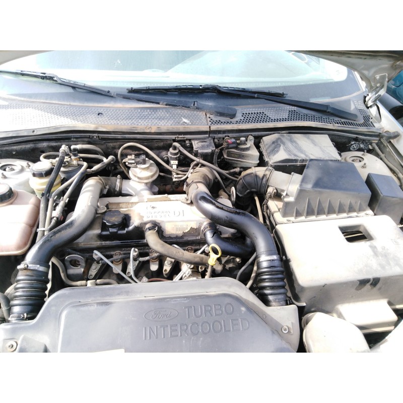 ford focus i sedán (dfw) del año 2001