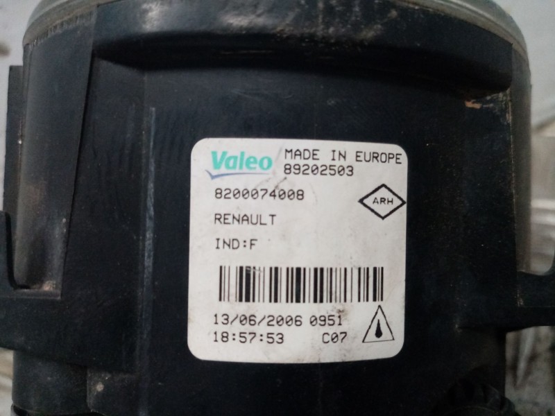 Recambio de faro antiniebla izquierdo para dacia logan referencia OEM IAM 8200074008  