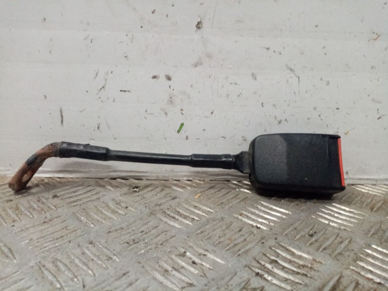 Recambio de anclaje cinturon delantero izquierdo para land rover defender (ld) 2.5 tdi referencia OEM IAM   