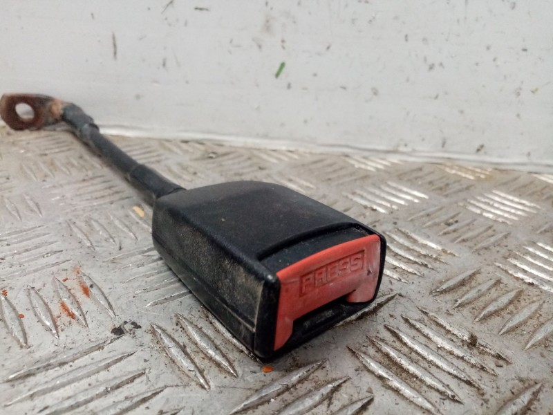 Recambio de anclaje cinturon delantero izquierdo para land rover defender (ld) 2.5 tdi referencia OEM IAM   