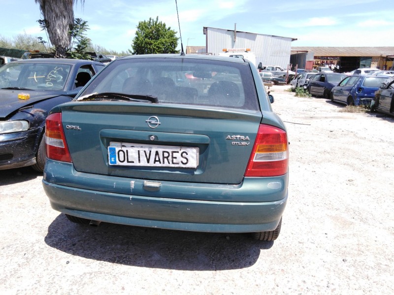 opel astra g berlina del año 1998