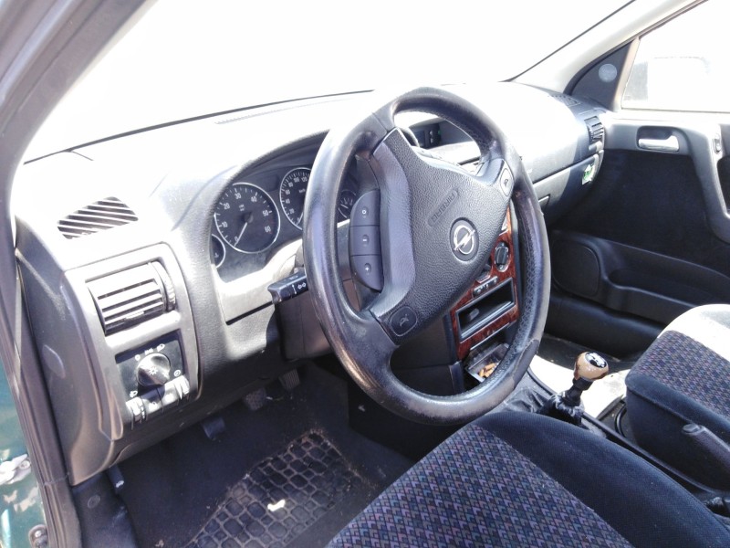 opel astra g berlina del año 1998