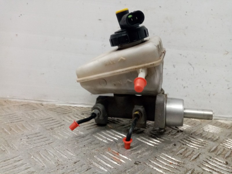 Recambio de bomba freno para dacia logan referencia OEM IAM   